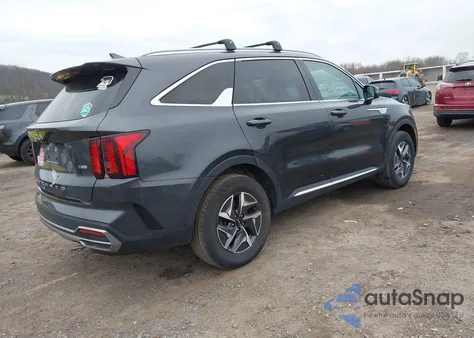 2022 Kia Sorento Hybrid S z USA, uszkodzony, nr VIN KNDRG4LG8N5084713